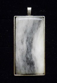 Anhänger schwarz-weiß, altsilbern, rechteckig