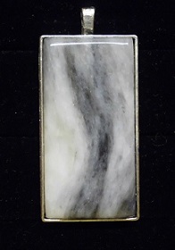 Anhänger schwarz-weiß, altsilbern, rechteckig